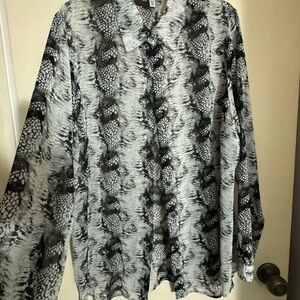 Size XL Cabi Black and White Python 🐍 Print Long Sleeve Blouse